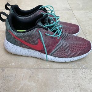 Nike Mens Rosche Run Custom Flyknit